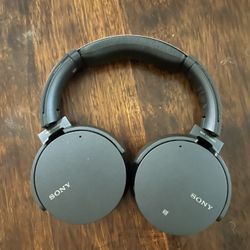 Sony Extra Bass Noise Cancelling Wireless Headphones (MDR-XB950N1)