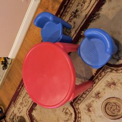 Little Takes Round Table and Blue Chairs  . Like New 