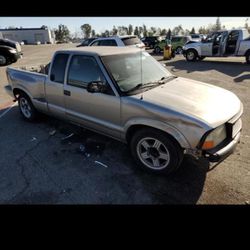 1999 GMC SONOMA PART OUT