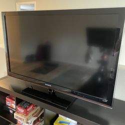 45” Samsung W Apple TV 