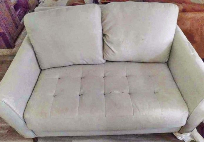 Matching gray couch and loveseat