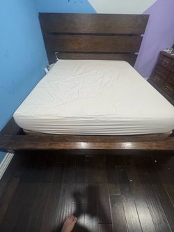 Cal king  living space  solo la base