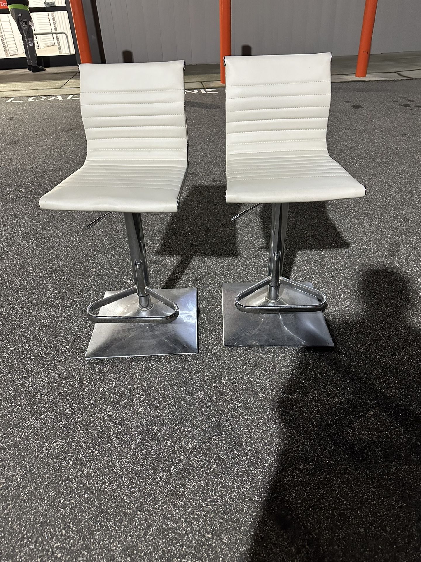 Set Of Bar Stool Used Very Good Condition