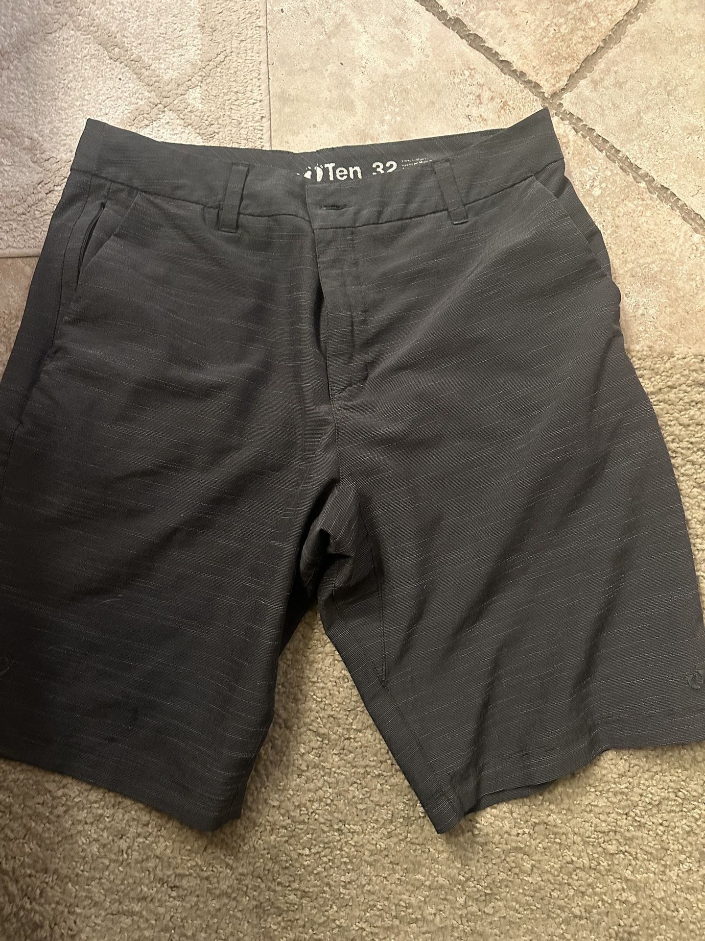 Mens Size Large Shirts, Size 32 Shorts and 32 X 32 Jeans