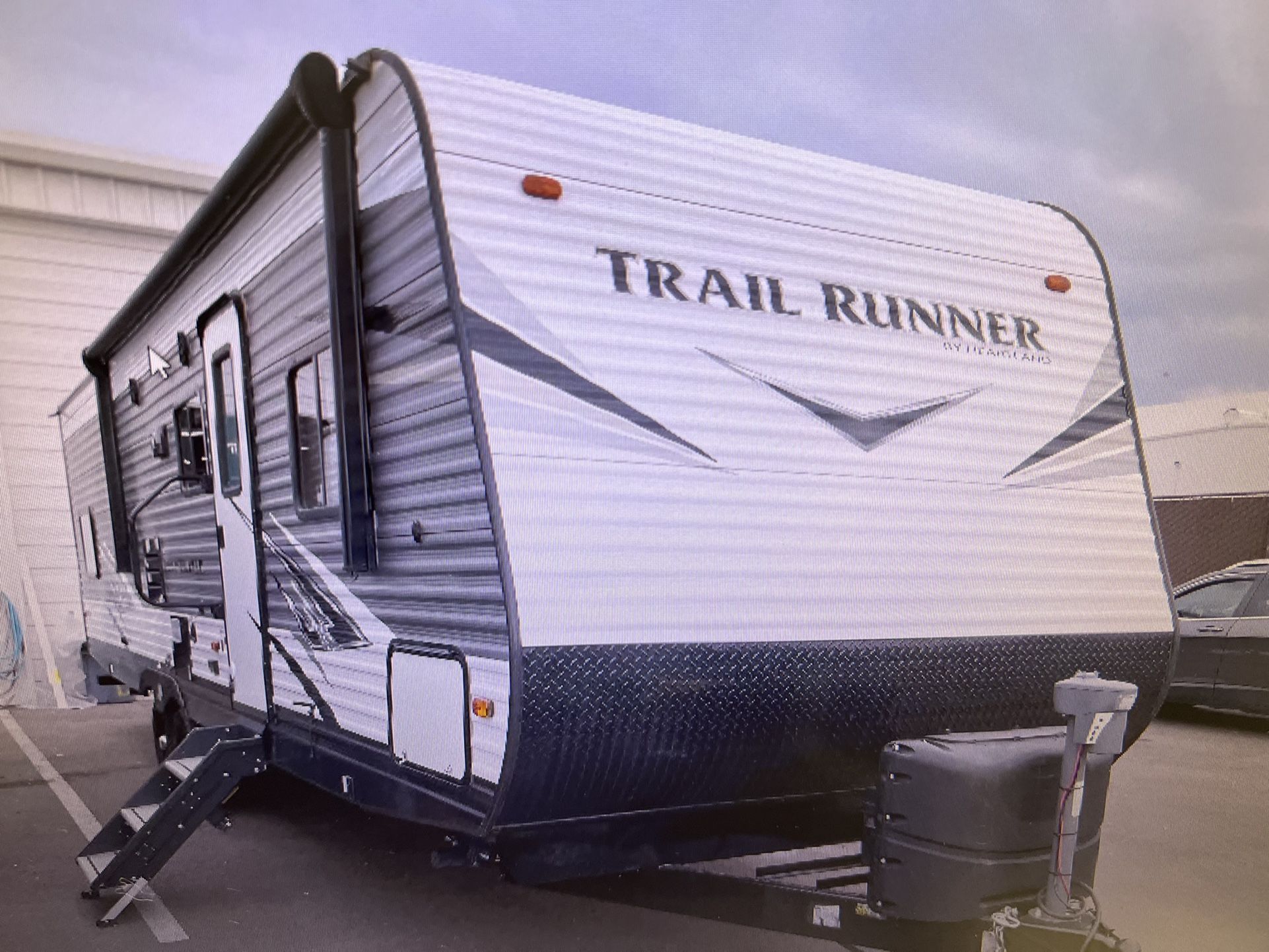 2021 TRAIL RUNNER 30USBH