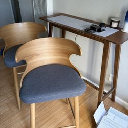 Desk and Chairs 
