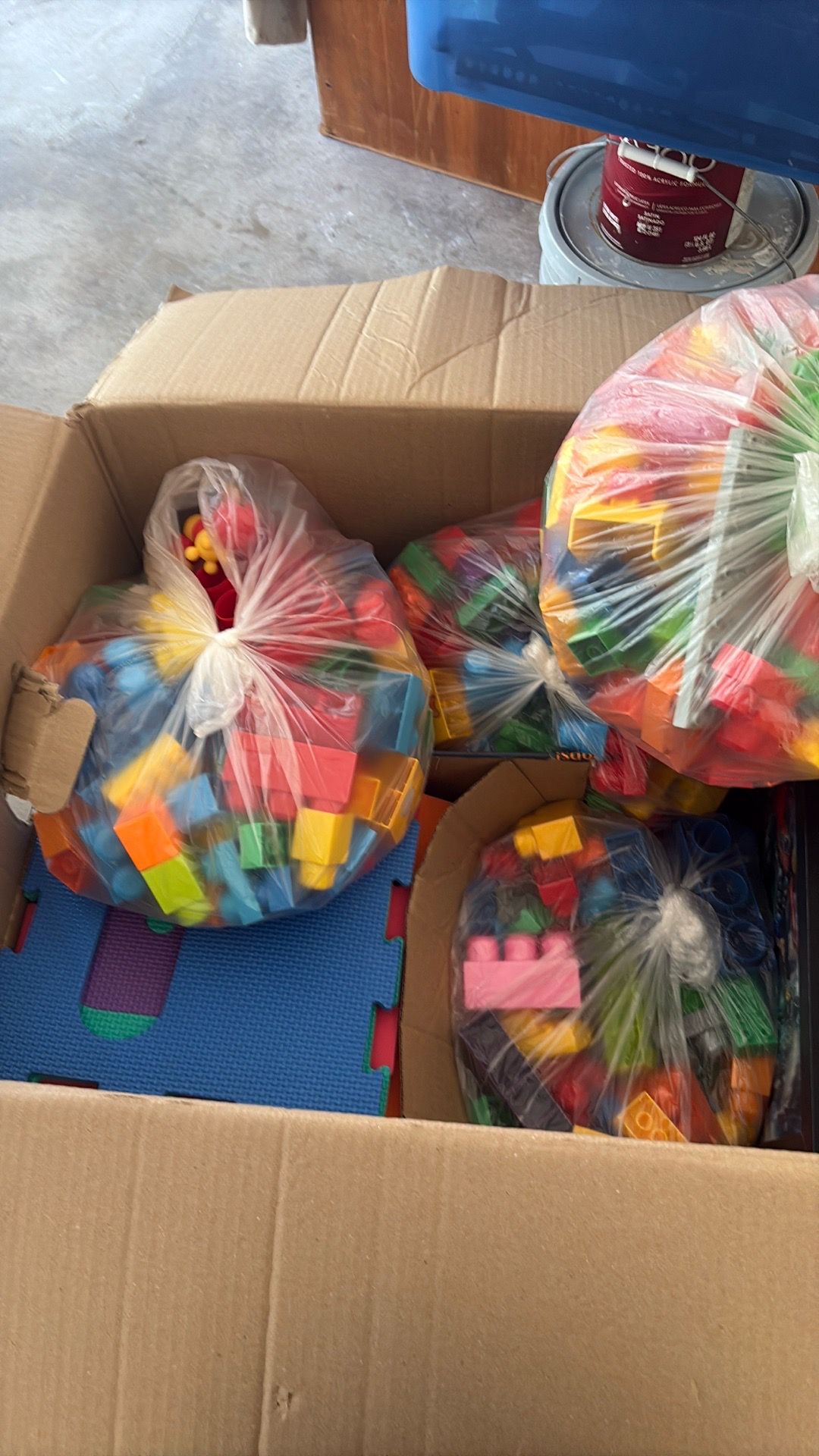 Free big box of Lego’s with mat for kids