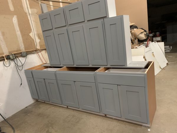 Used kitchen cabinets 9 pieces for Sale in Tampa, FL - OfferUp