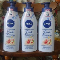 Tres Cremas Por $24    16.9oz 