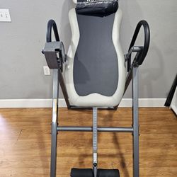 inversion table Innova  