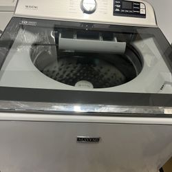 Maytag Washer Large Capacity Works Great 