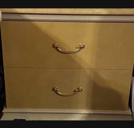 Dresser set