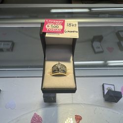18K Gold Ring With Diamonds 