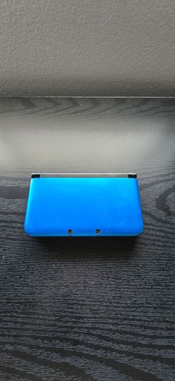 Nintendo 3DS XL in blue, 200+ Games, Stylus, Charger, Pokemon Bank