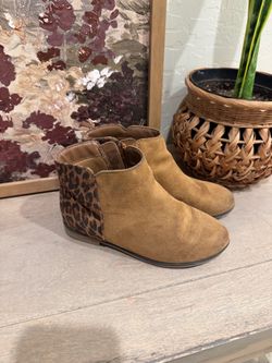 Girls leopard/tan boots