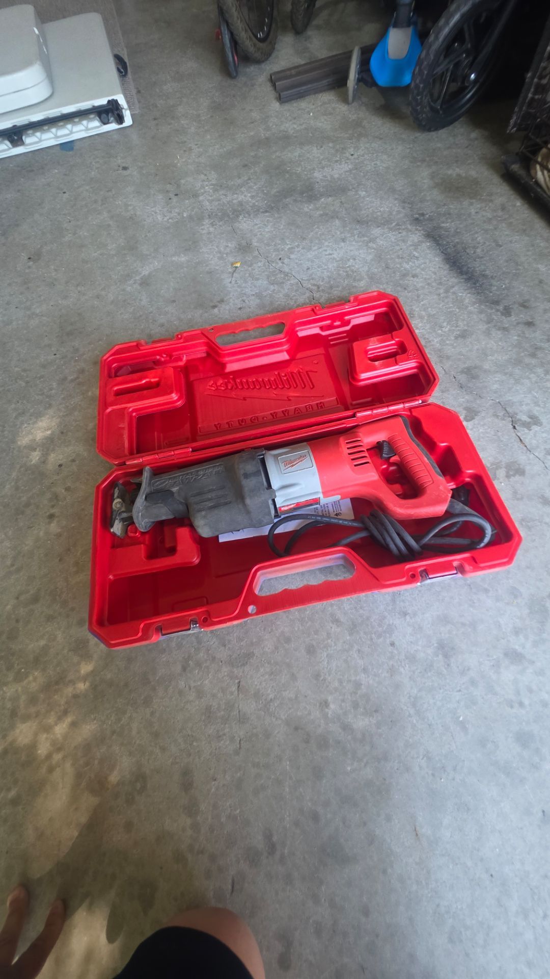 Milwaukee Sawzall w/ Case – Runs Great – Heavy Duty