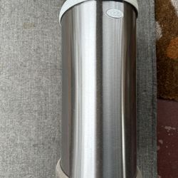 Diaper trash can ubbi 