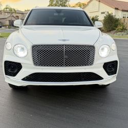 ***2021 Bentley Bentayga V8***