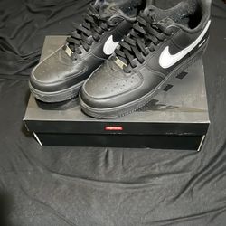 SUPREME NIKE AIR FORCE 1