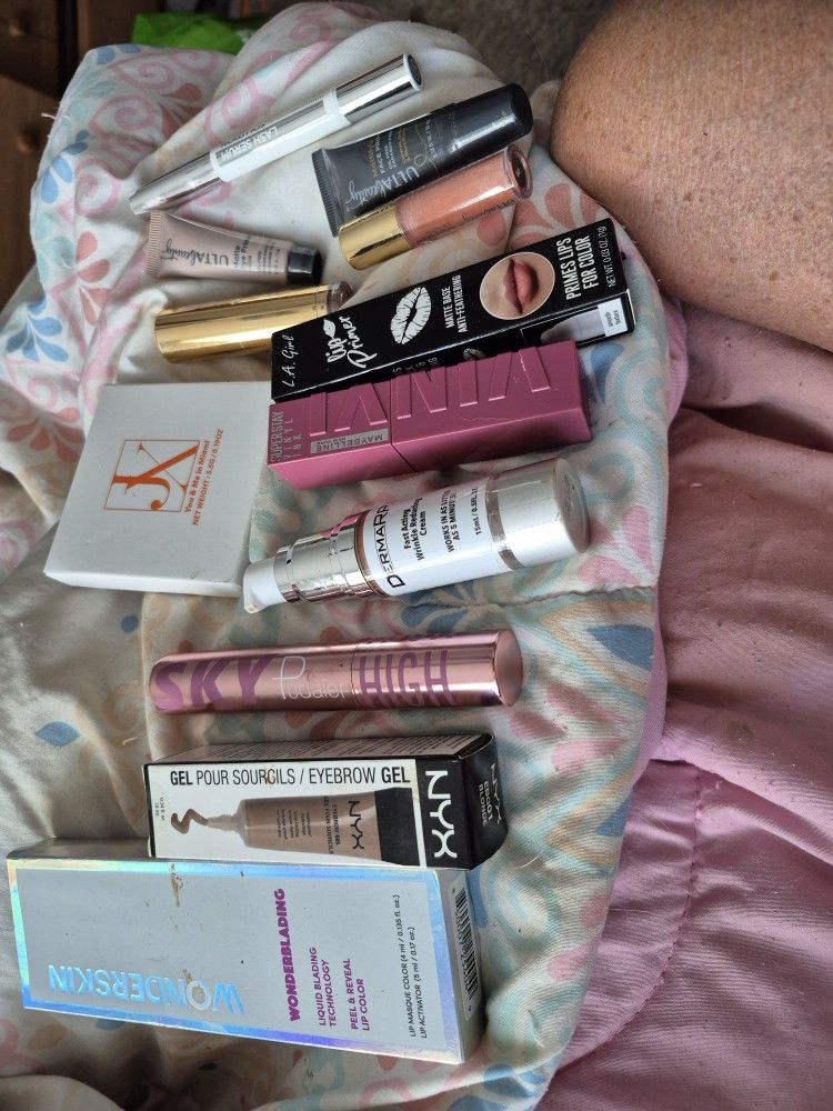 15 Piece Make Up Bundle & Pouch