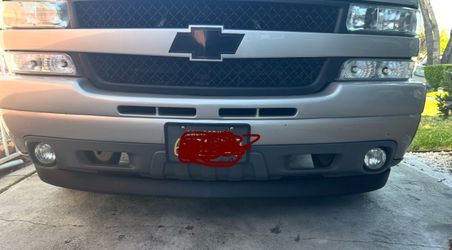 99-06 z71 fog light Valance