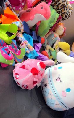 Large cinnamonroll by Sanrio plushies, hair bows and others