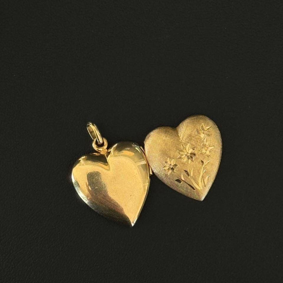 14k yellow gold heart medallion pendant