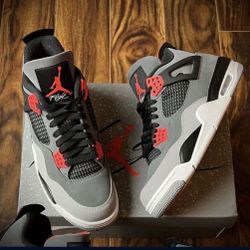 NEW Jordan 4 Size 10 