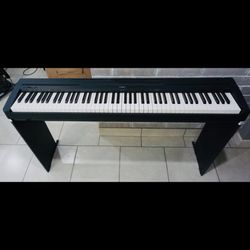 Yamaha P-71 Piano