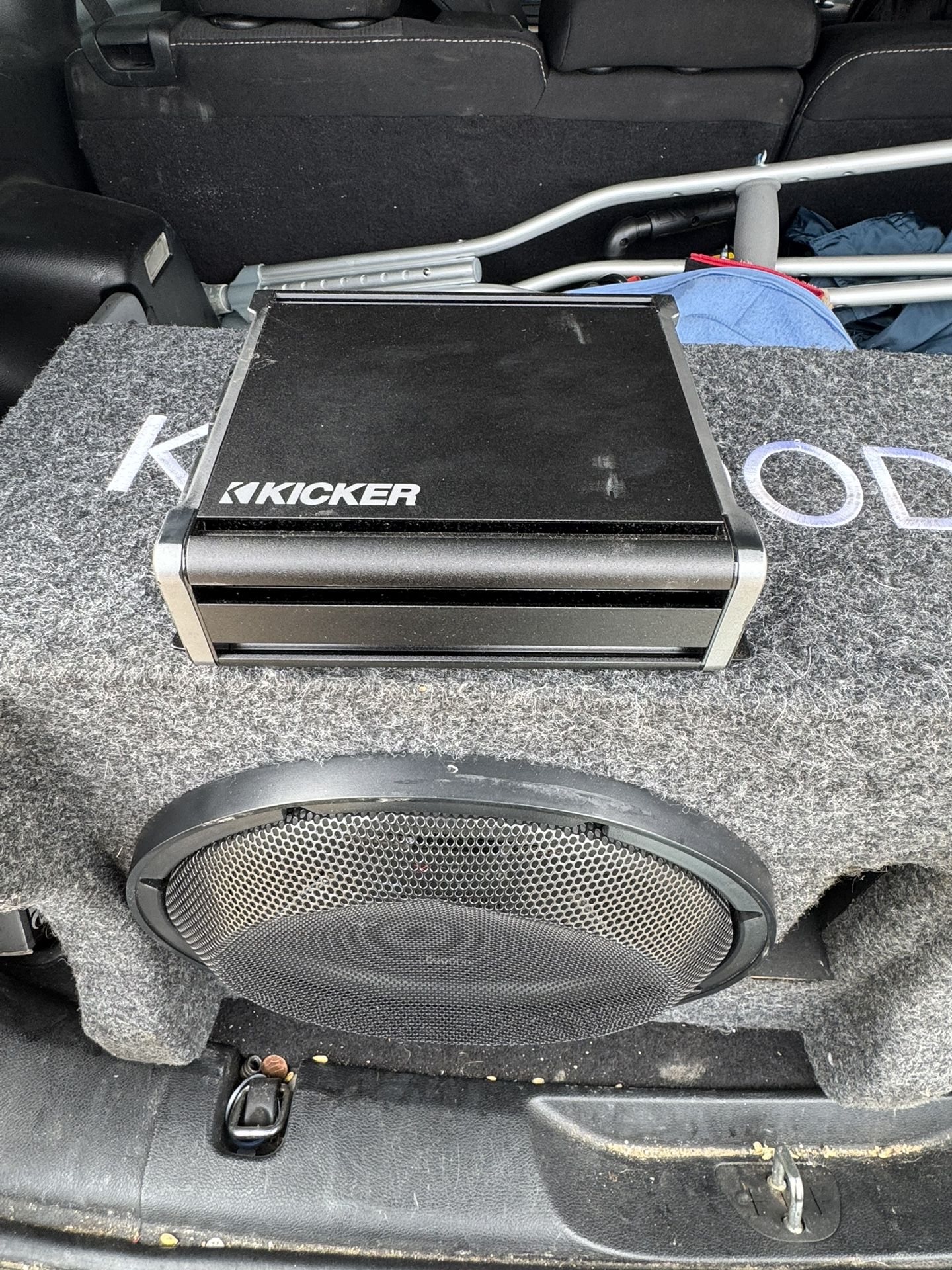 Kenwood 12” Sub With Kicker Amp
