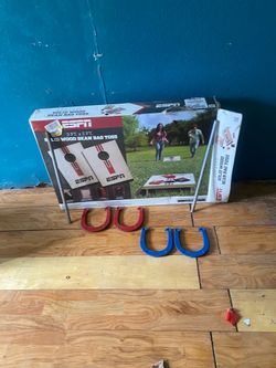 Horshoe + Corn hole outdoor games