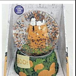 Peanuts Halloween Musical Snomotion Waterglobe Snoopy "BOO" Snow Globe New W/Box