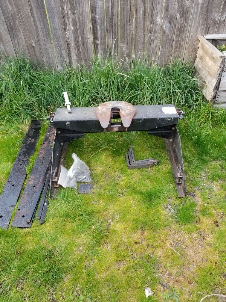 RBW Industries 5th wheel trailer hitch