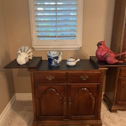 Ashley Entrance Table Kitchen Island  And Mirror Dining room Set