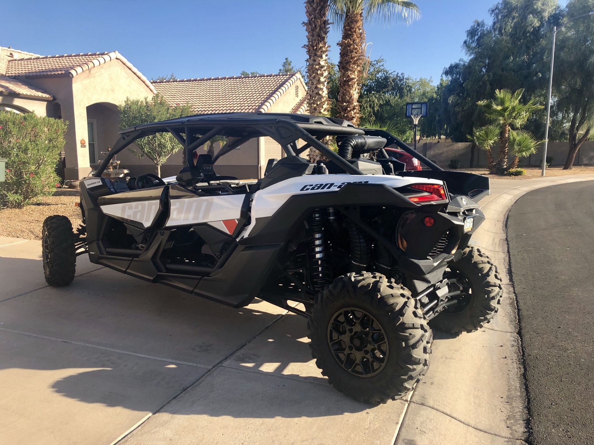 2018 MAVERICK CAN AM X3, TURBO MAX R, only 19.2 hours on it! AWESOME MACHINE!!2018