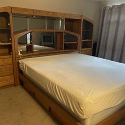 CalKing Bed - Arbek Cascade Wall Unit Bed – Oak w/ Lights, Towers, Drawers
