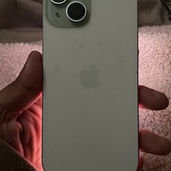 iPhone 15.