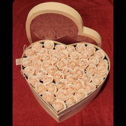 Large Led Pink Heart Soap Scented Roses Gift Box