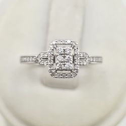 10k gold 1/3ctw diamond ring