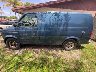 Cargo van blue astro chevrolet 2001