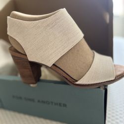 Toms Shoes * Still new in box*