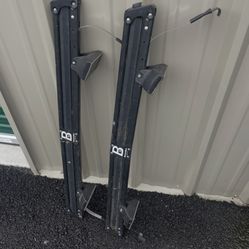 Racks… Skis ⛷️ 