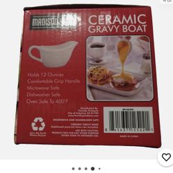 New Madison York White Ceramic 12 Ounce Gravy Boat / Sauce / Ice Cream Topping