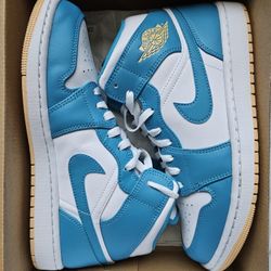 Nike Air Jordan 1 Mid Size 9 Slightly Used Few Times Like New Condition Size 9 With Original Box And Wrapping Shoes Paper 
