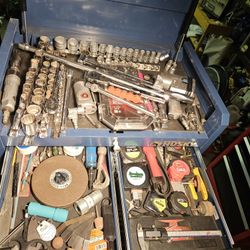 Kobalt Heavy Duty Rolling Toolbox Full With Mostly USA Tools Including Keys And Power Drill 12 Speed And Vice And Steel Table Tools Including Metric  