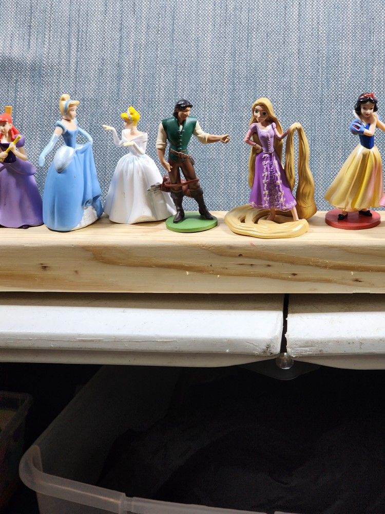 VINTAGE DISNEY FIGURES LOT OF 31 PCS