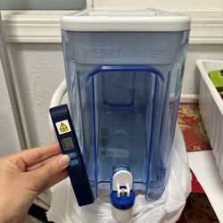ZeroWater 32-Cup 5-Stage Water Filter Dispenser