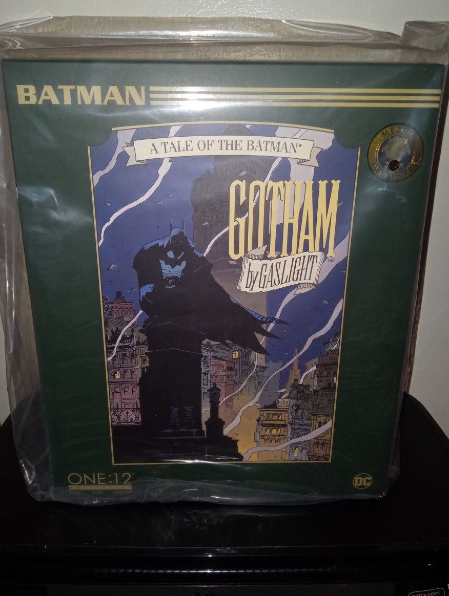 Mezco One 12 Exclusive Batman Gotham By Gaslight Figure