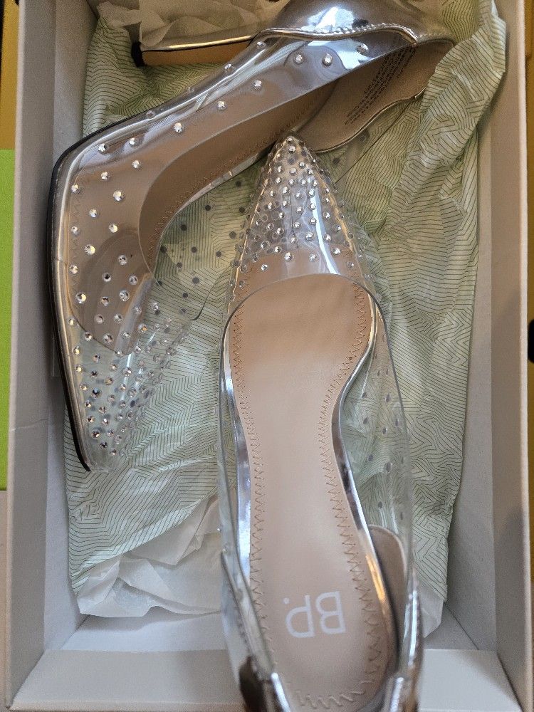 BP. Jennie Silver Heels Size 6.5M ( in Box)