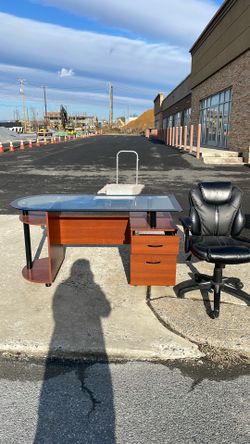 Desk And Office Leather Chair